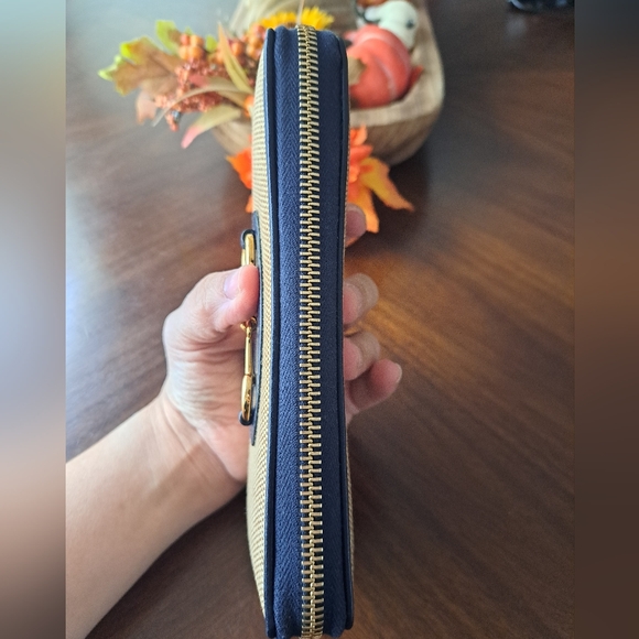 GUCCI HORSEBIT ZIP AROUND WALLET - Picture 7 of 14